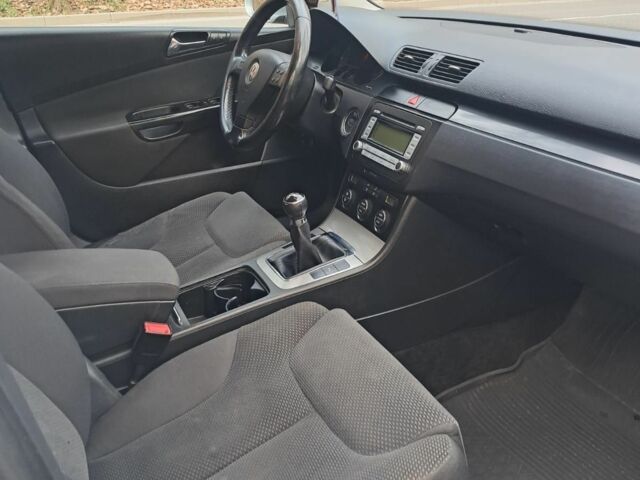 Серый Фольксваген Пассат Вариант, объемом двигателя 2 л и пробегом 344 тыс. км за 2600 $, фото 5 на Automoto.ua