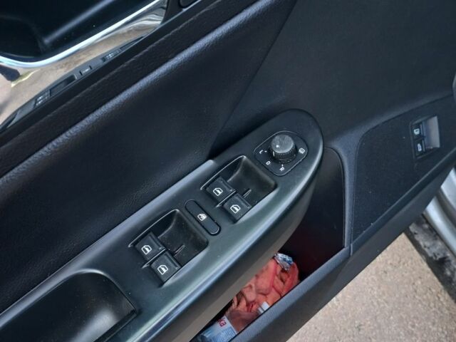 Фольксваген Пассат Вариант 2007 в Дрогобыче на Automoto.ua Серый Фольксваген Пассат Вариант, объемом двигателя 1.8 л и пробегом 320 тыс. км за 5500 $, фото 10 на Automoto.ua