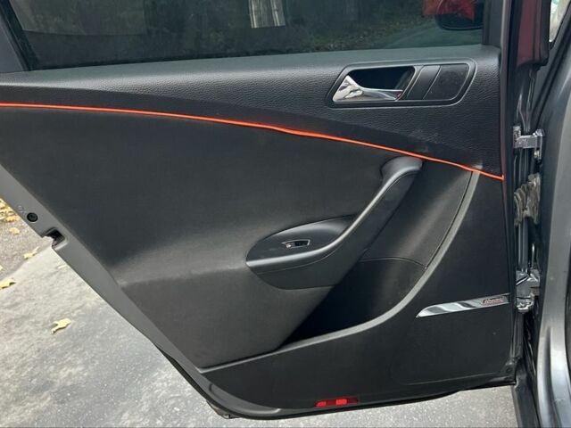 Серый Фольксваген Пассат Вариант, объемом двигателя 2 л и пробегом 326 тыс. км за 7300 $, фото 12 на Automoto.ua