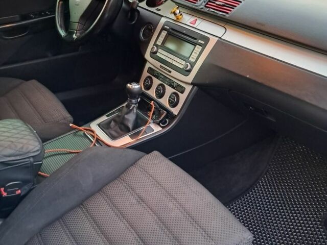 Фольксваген Пассат Вариант 2007 в Калиновке на Automoto.ua Серый Фольксваген Пассат Вариант, объемом двигателя 2 л и пробегом 291 тыс. км за 6300 $, фото 12 на Automoto.ua