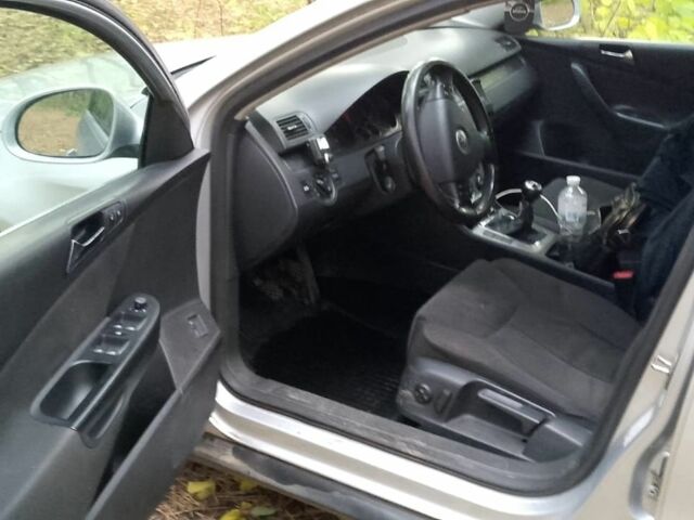 Серый Фольксваген Пассат Вариант, объемом двигателя 2 л и пробегом 333 тыс. км за 2500 $, фото 4 на Automoto.ua