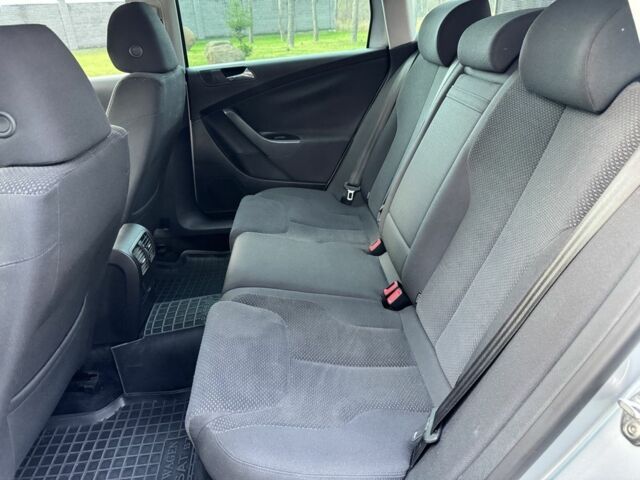 Сірий Фольксваген Пассат Варіант, об'ємом двигуна 2 л та пробігом 278 тис. км за 7800 $, фото 13 на Automoto.ua