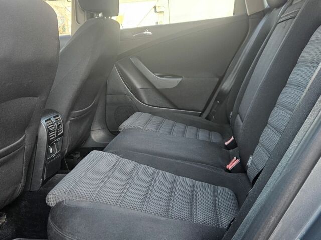 Серый Фольксваген Пассат Вариант, объемом двигателя 2 л и пробегом 314 тыс. км за 2957 $, фото 17 на Automoto.ua