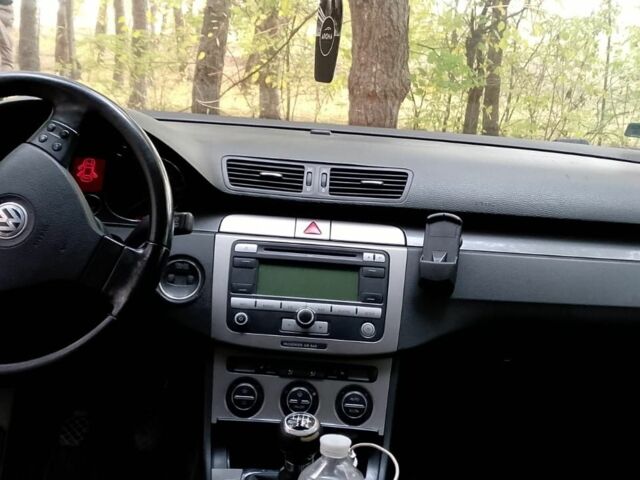 Серый Фольксваген Пассат Вариант, объемом двигателя 2 л и пробегом 333 тыс. км за 2500 $, фото 6 на Automoto.ua