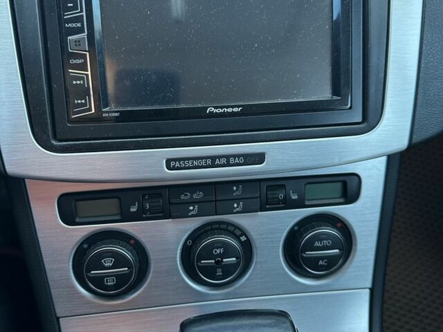 Сірий Фольксваген Пассат Варіант, об'ємом двигуна 2 л та пробігом 370 тис. км за 6500 $, фото 5 на Automoto.ua