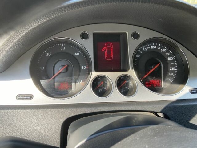 Серый Фольксваген Пассат Вариант, объемом двигателя 2 л и пробегом 298 тыс. км за 6200 $, фото 5 на Automoto.ua