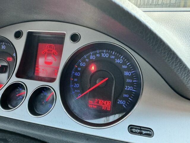 Сірий Фольксваген Пассат Варіант, об'ємом двигуна 2 л та пробігом 278 тис. км за 7800 $, фото 16 на Automoto.ua