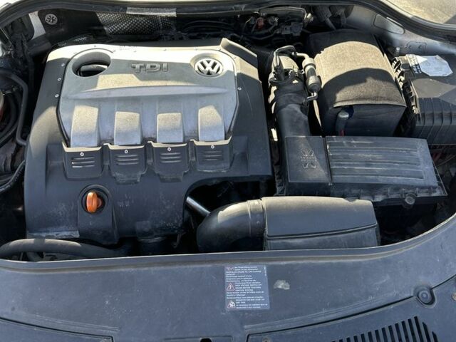 Сірий Фольксваген Пассат Варіант, об'ємом двигуна 2 л та пробігом 370 тис. км за 6500 $, фото 4 на Automoto.ua