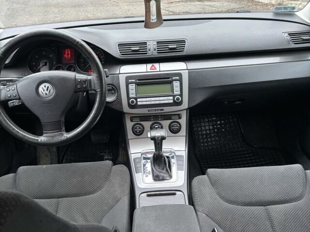 Серый Фольксваген Пассат Вариант, объемом двигателя 2 л и пробегом 360 тыс. км за 3150 $, фото 7 на Automoto.ua