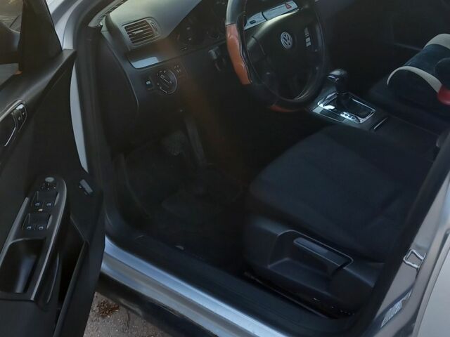 Сірий Фольксваген Пассат Варіант, об'ємом двигуна 2 л та пробігом 280 тис. км за 5600 $, фото 4 на Automoto.ua