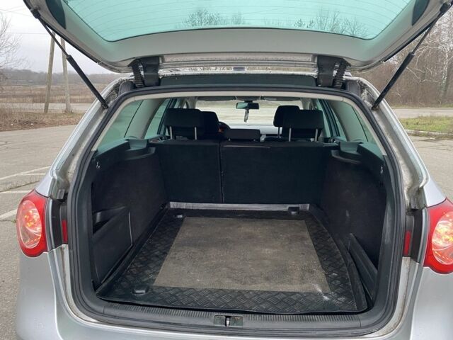 Сірий Фольксваген Пассат Варіант, об'ємом двигуна 2 л та пробігом 335 тис. км за 3499 $, фото 14 на Automoto.ua