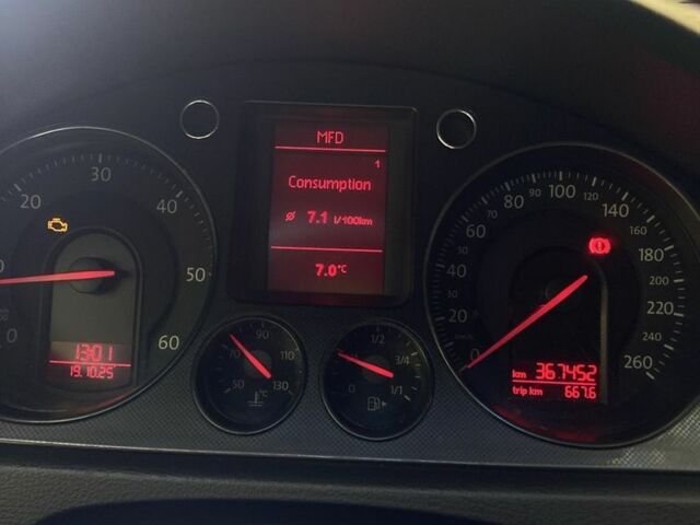 Серый Фольксваген Пассат Вариант, объемом двигателя 2 л и пробегом 365 тыс. км за 5000 $, фото 8 на Automoto.ua