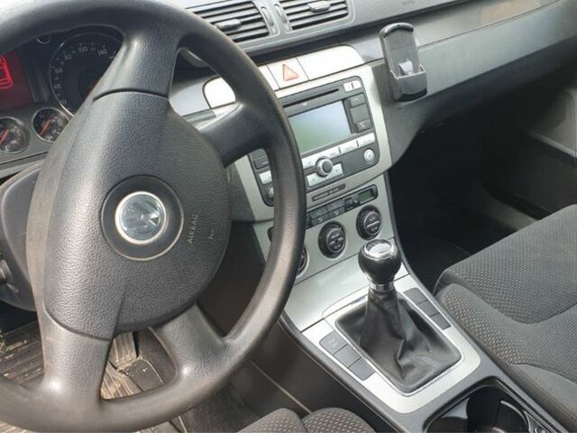 Серый Фольксваген Пассат Вариант, объемом двигателя 1.9 л и пробегом 300 тыс. км за 6900 $, фото 1 на Automoto.ua