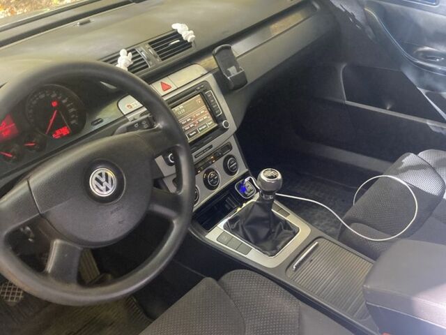 Серый Фольксваген Пассат Вариант, объемом двигателя 2 л и пробегом 365 тыс. км за 5000 $, фото 6 на Automoto.ua