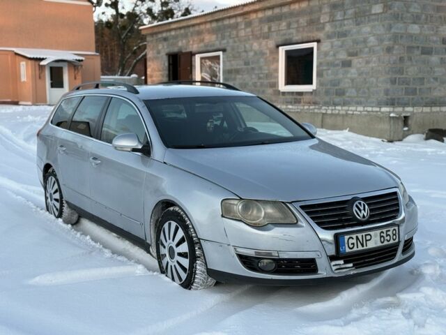 Сірий Фольксваген Пассат Варіант, об'ємом двигуна 2 л та пробігом 300 тис. км за 2300 $, фото 1 на Automoto.ua