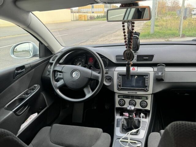 Сірий Фольксваген Пассат Варіант, об'ємом двигуна 2 л та пробігом 285 тис. км за 6000 $, фото 4 на Automoto.ua