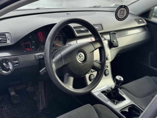 Серый Фольксваген Пассат Вариант, объемом двигателя 2 л и пробегом 296 тыс. км за 2800 $, фото 4 на Automoto.ua