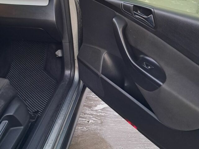 Фольксваген Пассат Вариант 2007 в Калиновке на Automoto.ua Серый Фольксваген Пассат Вариант, объемом двигателя 2 л и пробегом 291 тыс. км за 6300 $, фото 13 на Automoto.ua