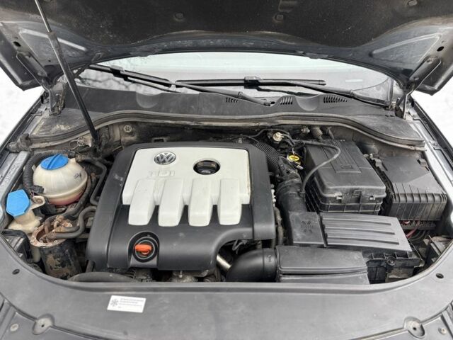 Серый Фольксваген Пассат Вариант, объемом двигателя 2 л и пробегом 376 тыс. км за 5250 $, фото 13 на Automoto.ua