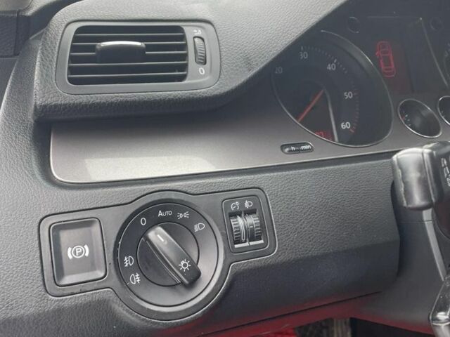 Сірий Фольксваген Пассат Варіант, об'ємом двигуна 2 л та пробігом 280 тис. км за 5000 $, фото 7 на Automoto.ua