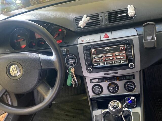 Серый Фольксваген Пассат Вариант, объемом двигателя 2 л и пробегом 365 тыс. км за 5000 $, фото 5 на Automoto.ua