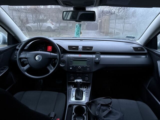 Сірий Фольксваген Пассат Варіант, об'ємом двигуна 2 л та пробігом 300 тис. км за 2950 $, фото 11 на Automoto.ua