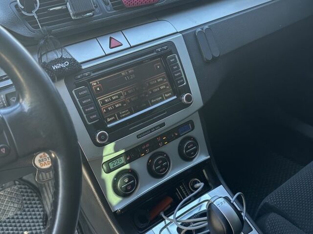 Фольксваген Пассат Варіант 2008 у Хмельницькому на Automoto.ua Сірий Фольксваген Пассат Варіант, об'ємом двигуна 2 л та пробігом 340 тис. км за 7499 $, фото 10 на Automoto.ua