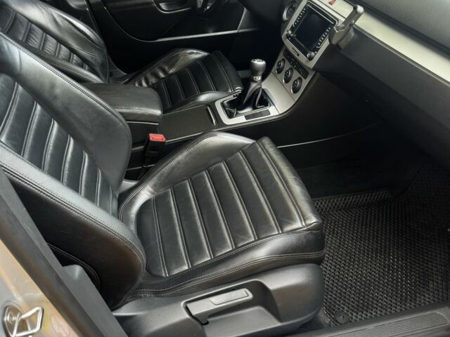 Сірий Фольксваген Пассат Варіант, об'ємом двигуна 2 л та пробігом 330 тис. км за 6099 $, фото 18 на Automoto.ua