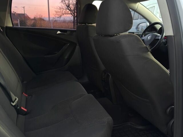 Сірий Фольксваген Пассат Варіант, об'ємом двигуна 2 л та пробігом 385 тис. км за 5999 $, фото 7 на Automoto.ua