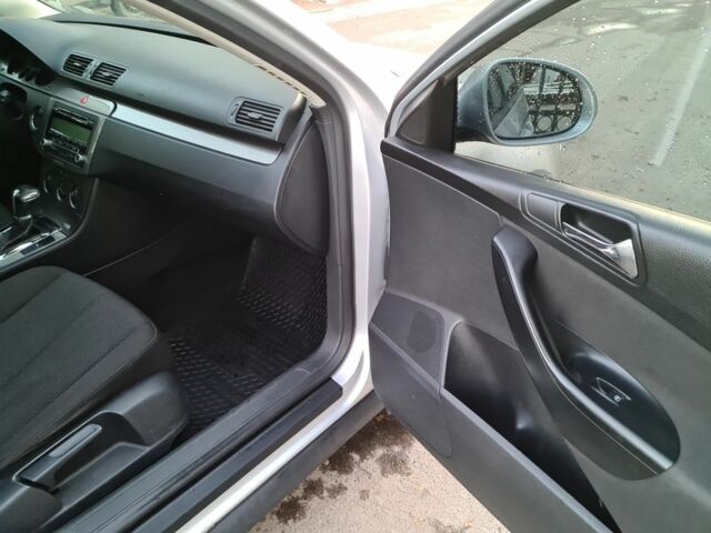 Сірий Фольксваген Пассат Варіант, об'ємом двигуна 2 л та пробігом 291 тис. км за 4500 $, фото 20 на Automoto.ua