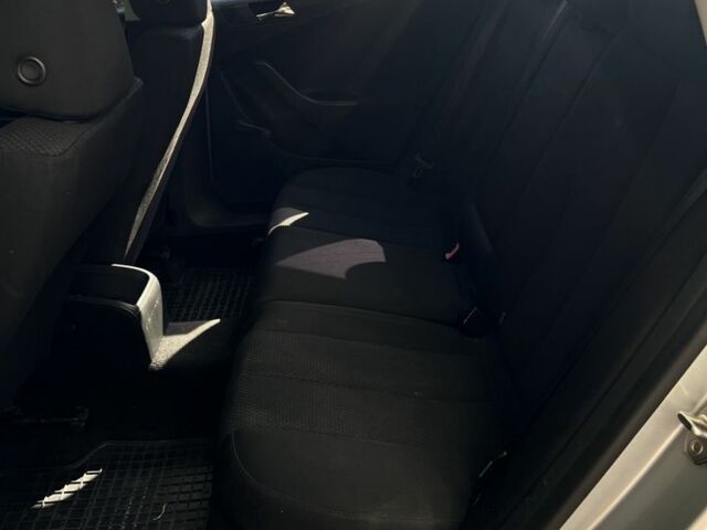 Сірий Фольксваген Пассат Варіант, об'ємом двигуна 2 л та пробігом 370 тис. км за 3199 $, фото 15 на Automoto.ua