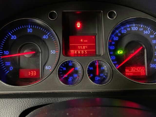 Фольксваген Пассат Варіант 2008 у Тернополі на Automoto.ua Сірий Фольксваген Пассат Варіант, об'ємом двигуна 2 л та пробігом 304 тис. км за 5700 $, фото 8 на Automoto.ua