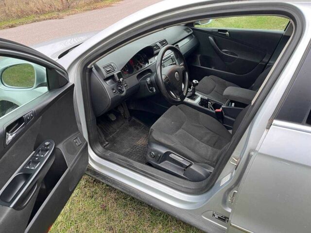 Сірий Фольксваген Пассат Варіант, об'ємом двигуна 2 л та пробігом 300 тис. км за 3700 $, фото 4 на Automoto.ua