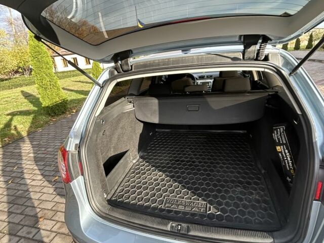 Серый Фольксваген Пассат Вариант, объемом двигателя 2 л и пробегом 213 тыс. км за 6000 $, фото 16 на Automoto.ua