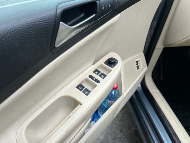 Сірий Фольксваген Пассат Варіант, об'ємом двигуна 2 л та пробігом 330 тис. км за 6800 $, фото 7 на Automoto.ua