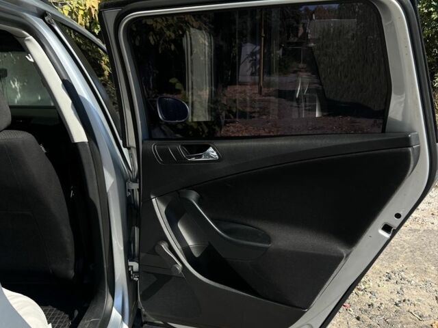 Сірий Фольксваген Пассат Варіант, об'ємом двигуна 2 л та пробігом 370 тис. км за 3199 $, фото 13 на Automoto.ua