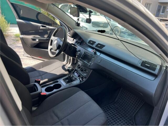 Сірий Фольксваген Пассат Варіант, об'ємом двигуна 2 л та пробігом 370 тис. км за 3199 $, фото 9 на Automoto.ua