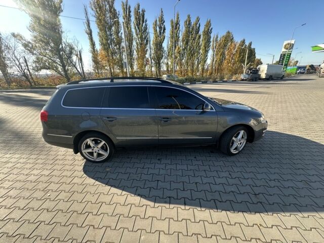 Фольксваген Пассат Варіант 2008 у Хмельницькому на Automoto.ua Сірий Фольксваген Пассат Варіант, об'ємом двигуна 2 л та пробігом 340 тис. км за 7499 $, фото 4 на Automoto.ua