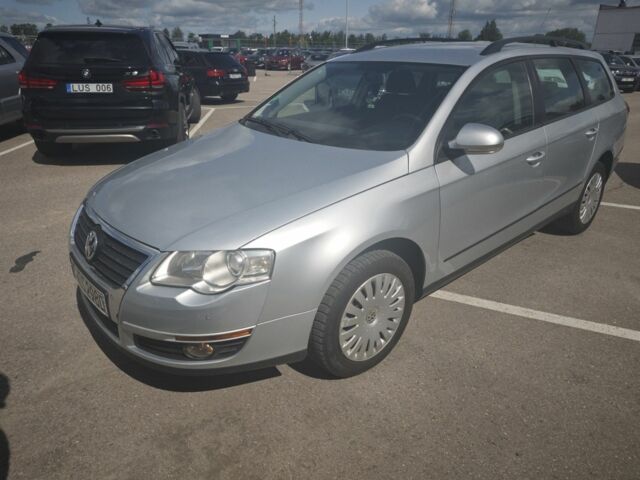 Серый Фольксваген Пассат Вариант, объемом двигателя 2 л и пробегом 290 тыс. км за 3600 $, фото 3 на Automoto.ua