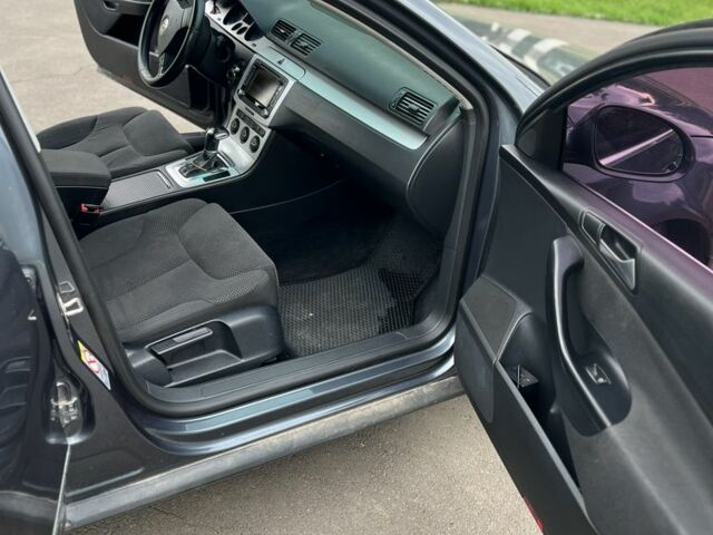 Сірий Фольксваген Пассат Варіант, об'ємом двигуна 2 л та пробігом 305 тис. км за 5800 $, фото 11 на Automoto.ua