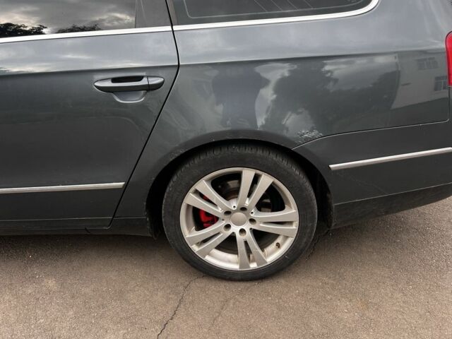 Сірий Фольксваген Пассат Варіант, об'ємом двигуна 2 л та пробігом 305 тис. км за 5800 $, фото 16 на Automoto.ua