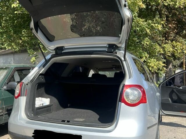 Сірий Фольксваген Пассат Варіант, об'ємом двигуна 2 л та пробігом 370 тис. км за 3199 $, фото 5 на Automoto.ua