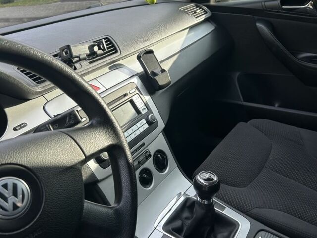 Серый Фольксваген Пассат Вариант, объемом двигателя 2 л и пробегом 213 тыс. км за 6000 $, фото 10 на Automoto.ua