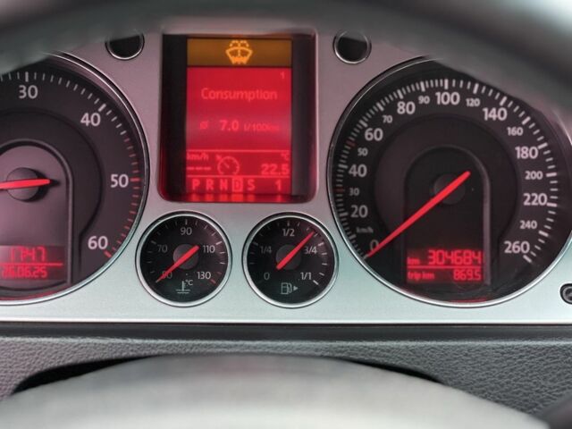 Сірий Фольксваген Пассат Варіант, об'ємом двигуна 2 л та пробігом 305 тис. км за 5800 $, фото 18 на Automoto.ua