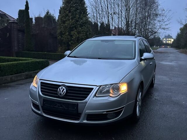 Сірий Фольксваген Пассат Варіант, об'ємом двигуна 2 л та пробігом 284 тис. км за 3150 $, фото 2 на Automoto.ua