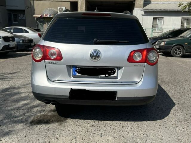 Сірий Фольксваген Пассат Варіант, об'ємом двигуна 2 л та пробігом 370 тис. км за 3199 $, фото 4 на Automoto.ua