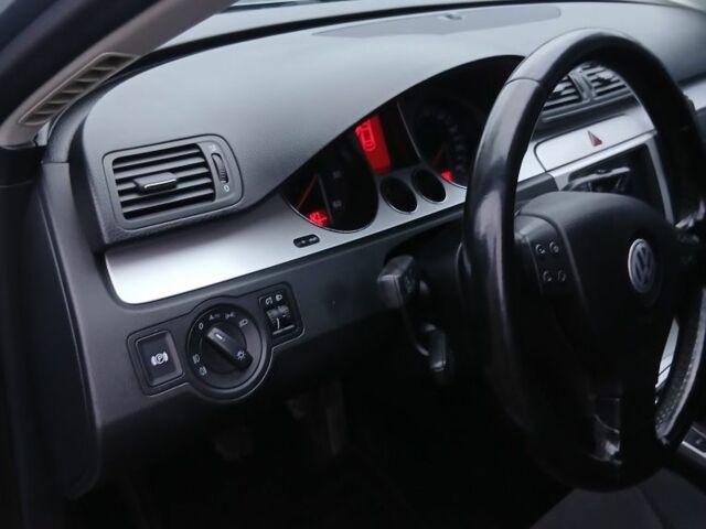 Серый Фольксваген Пассат Вариант, объемом двигателя 2 л и пробегом 286 тыс. км за 6350 $, фото 7 на Automoto.ua