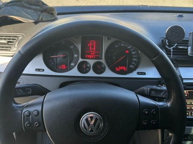 Фольксваген Пассат Варіант 2008 у Хмельницькому на Automoto.ua Сірий Фольксваген Пассат Варіант, об'ємом двигуна 2 л та пробігом 340 тис. км за 7499 $, фото 8 на Automoto.ua