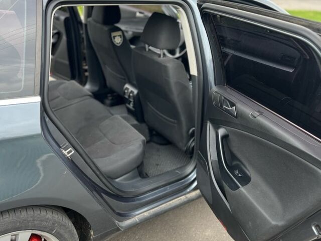 Сірий Фольксваген Пассат Варіант, об'ємом двигуна 2 л та пробігом 305 тис. км за 5800 $, фото 10 на Automoto.ua