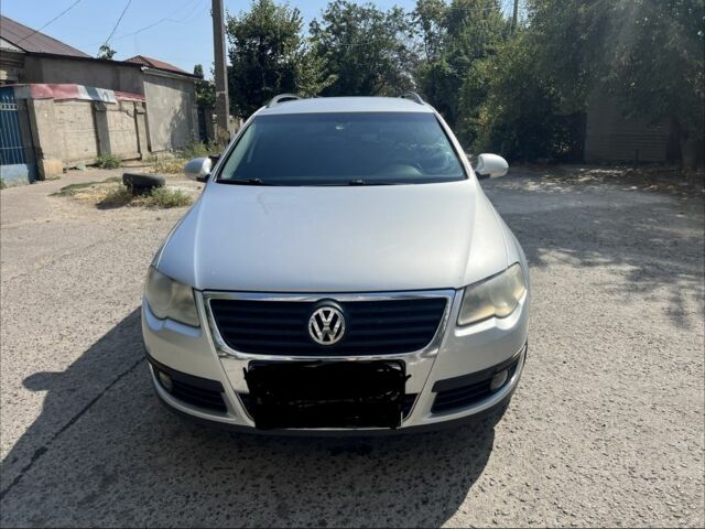 Сірий Фольксваген Пассат Варіант, об'ємом двигуна 2 л та пробігом 370 тис. км за 3199 $, фото 1 на Automoto.ua